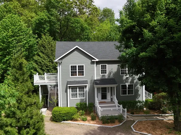 1470 Sylvan Avenue, Trumbull, CT 06611