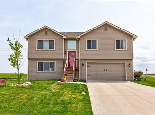 2401 Sunview Dr, Granger, IA 50109