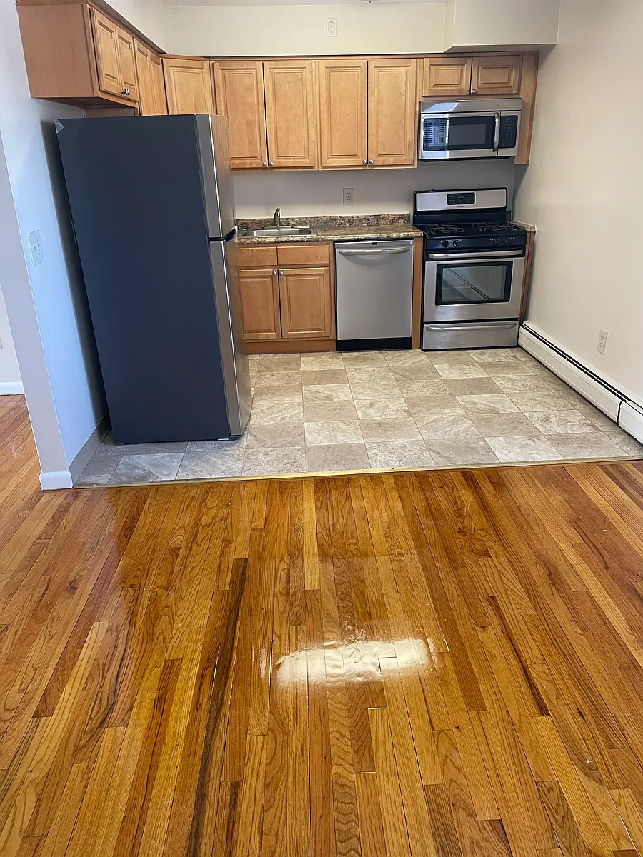 Building Photo - Pompton Hills