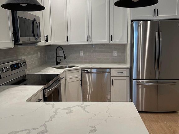 3rd image of 1511 N Hancock St #3