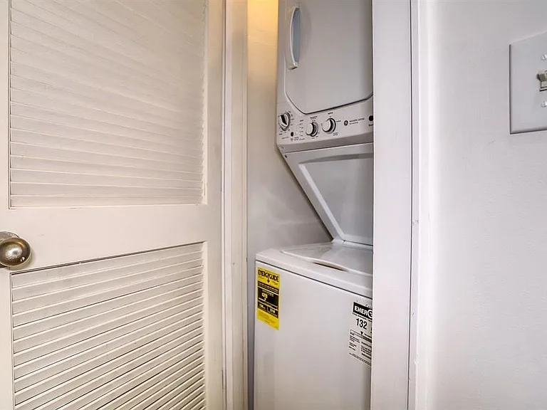 314 Monroe St #8 — Photo 11