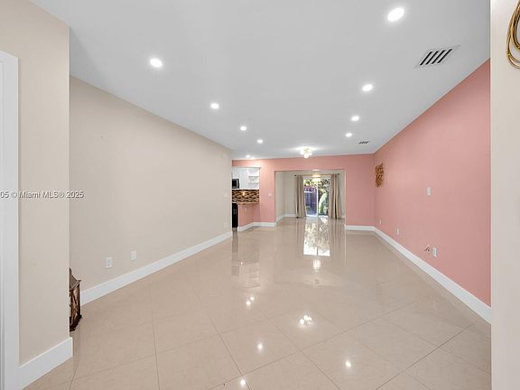 5th image of 146 Ponce De Leon Blvd