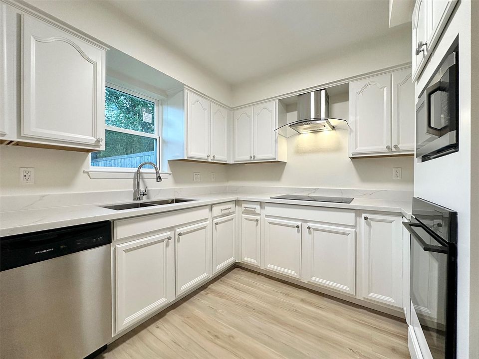 1st image of 9539 Beverlyhill St