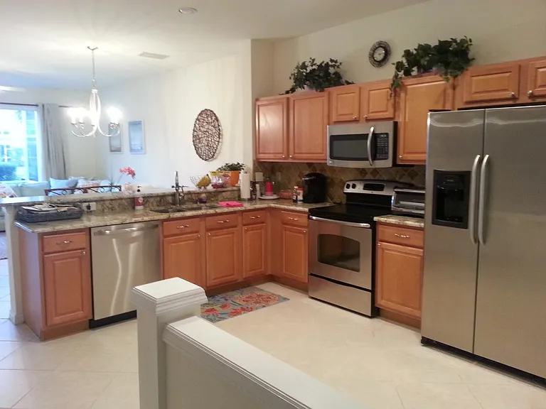 Upgraded kitchen with stainless steel appliances
