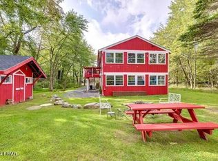 219 Cedar Dr, Long Pond, PA 18334