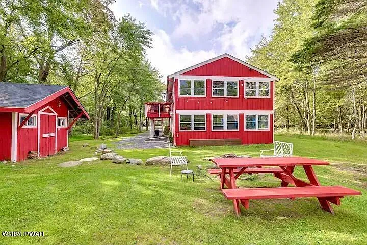 219 Cedar Dr photo 1