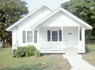 213 S 4th St, Easley, SC 29640