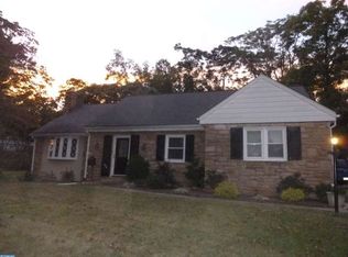 534 Baeder Rd, Jenkintown, PA 19046