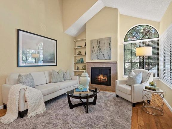 4th image of 2885 Buena Crest Ct