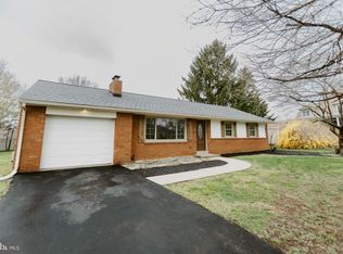 62 Logging Rd, Leola, PA 17540