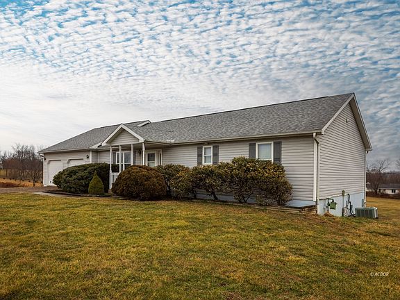 2nd image of 1076 Highland Dr