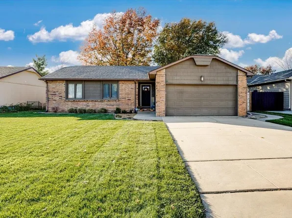 2115 N Murray Cir, Wichita, KS 67212
