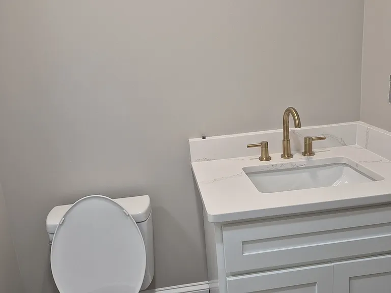 286 Augusta Ave — Photo 7