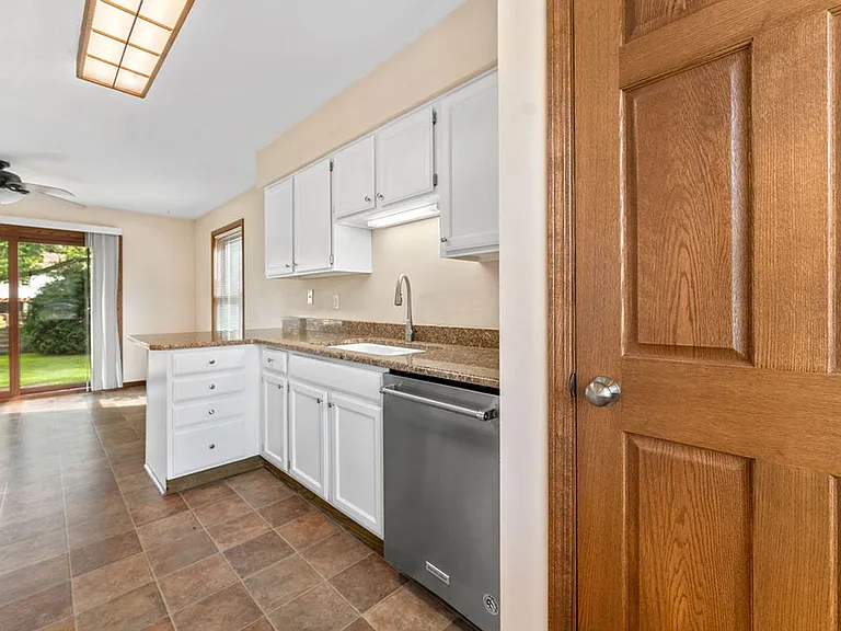 20 E Waukau Ave #1 — Photo 20