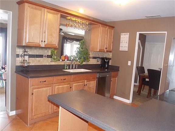 4th image of 15597 Bedford Cir W