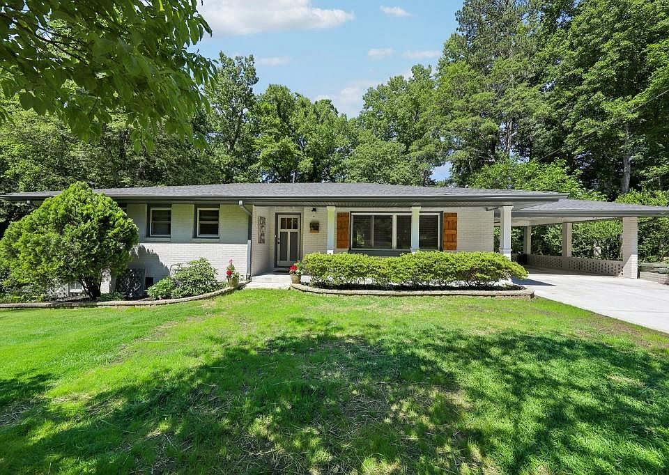 1st image of 644 Inglis Dr SE
