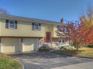 190 Capstan Ave, Groton, CT 06355