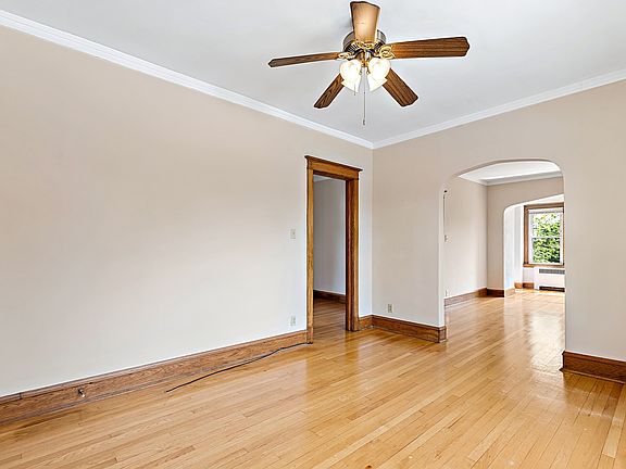 5th image of 3936 N Marshfield Ave APT 2