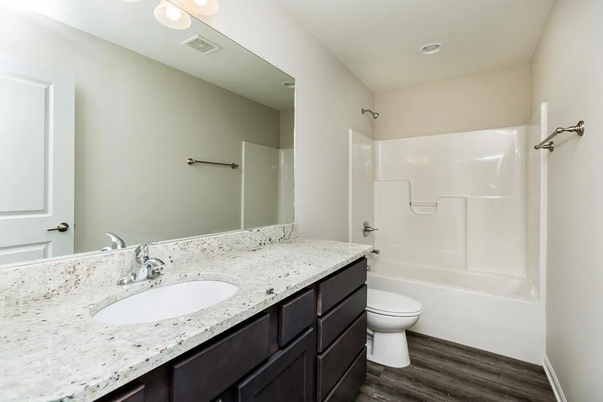 3 bed, 2.5 bath, 1550 sqft, $1,799 — Photo 3