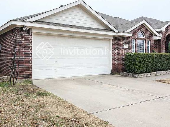 2nd image of 935 Hidden Oaks Dr