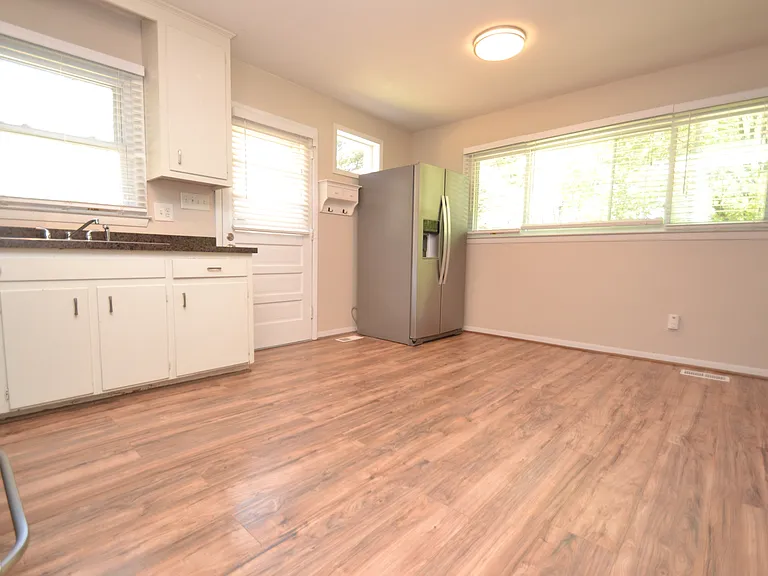 5133 Lundy Dr — Photo 11