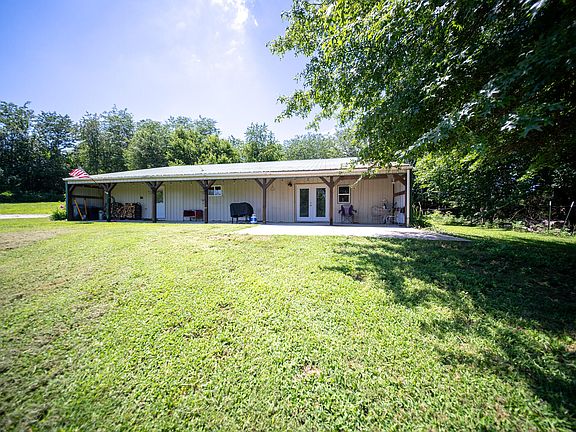 4th image of 450 SE 112th Road