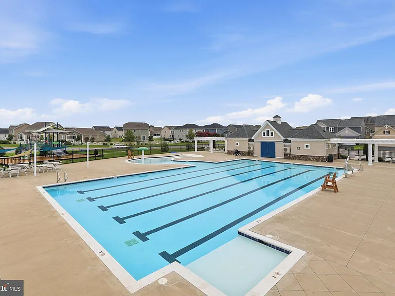 10302 Spotswood Dr — Photo 49