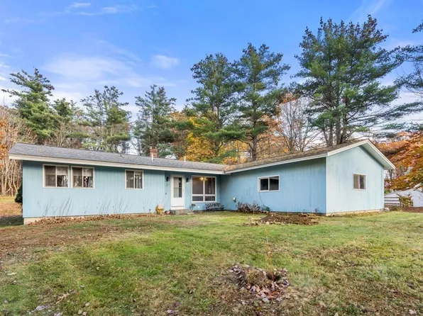 8 Lake Rd, Ashburnham, MA 01430