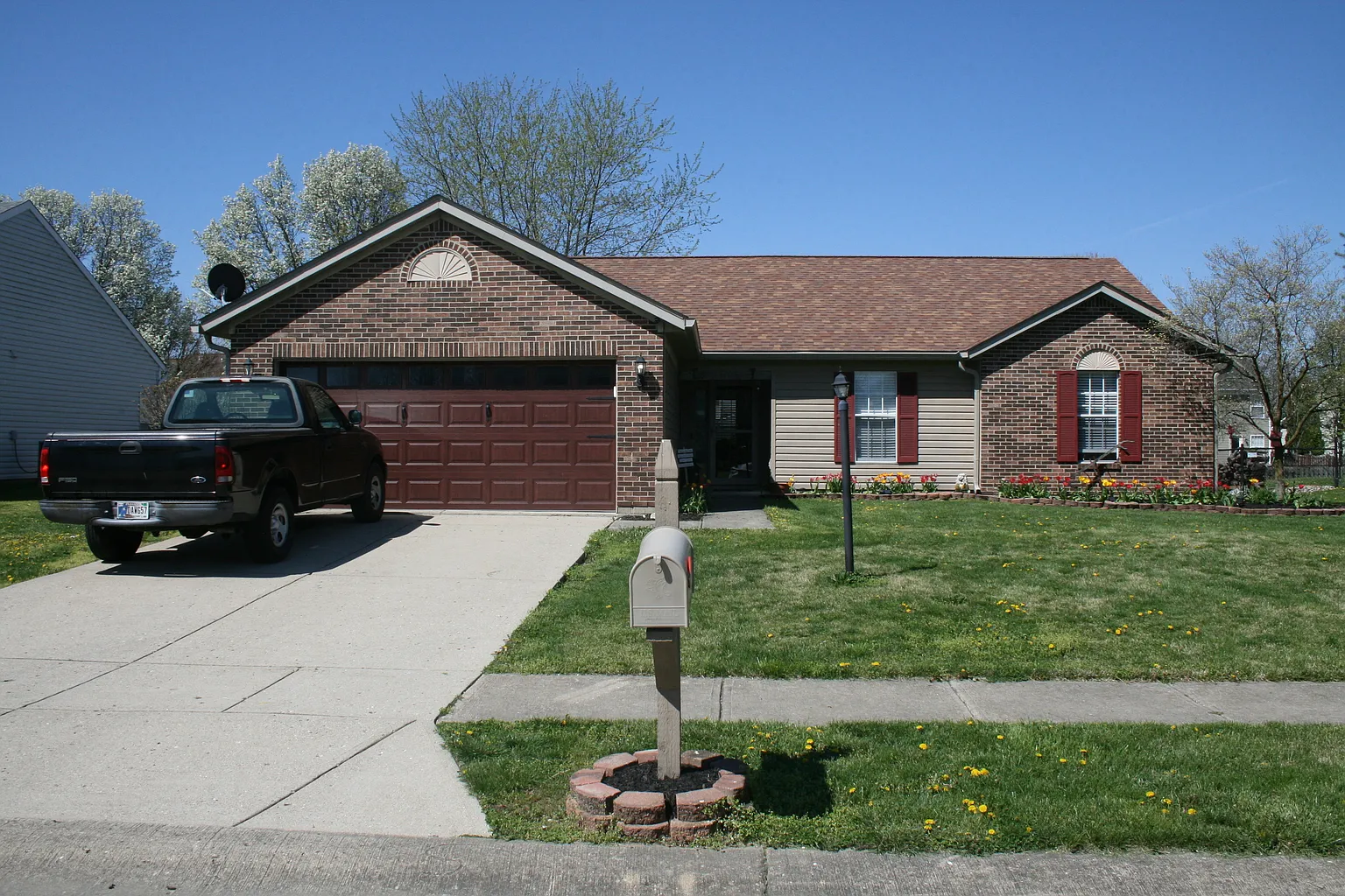 402 Stillwood Ct photo 1