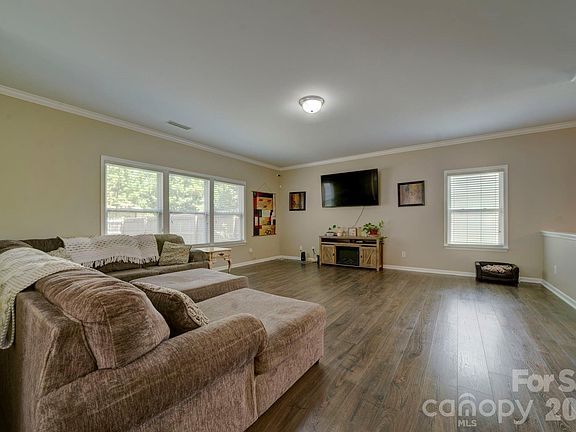 5th image of 1219 Century Dr