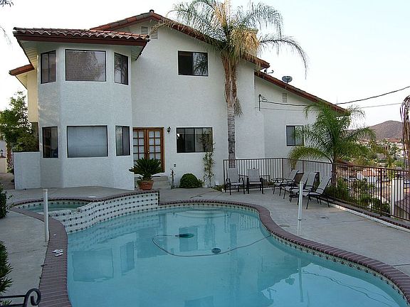 POOL/JACUZZI VIEW OF CANYON LAKE
