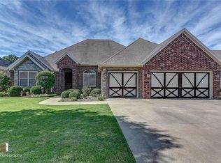 4210 W Willowbend Dr, Rogers, AR 72758
