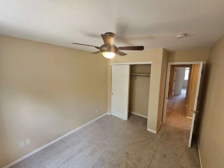 1124 W Mulberry Ln — Photo 12