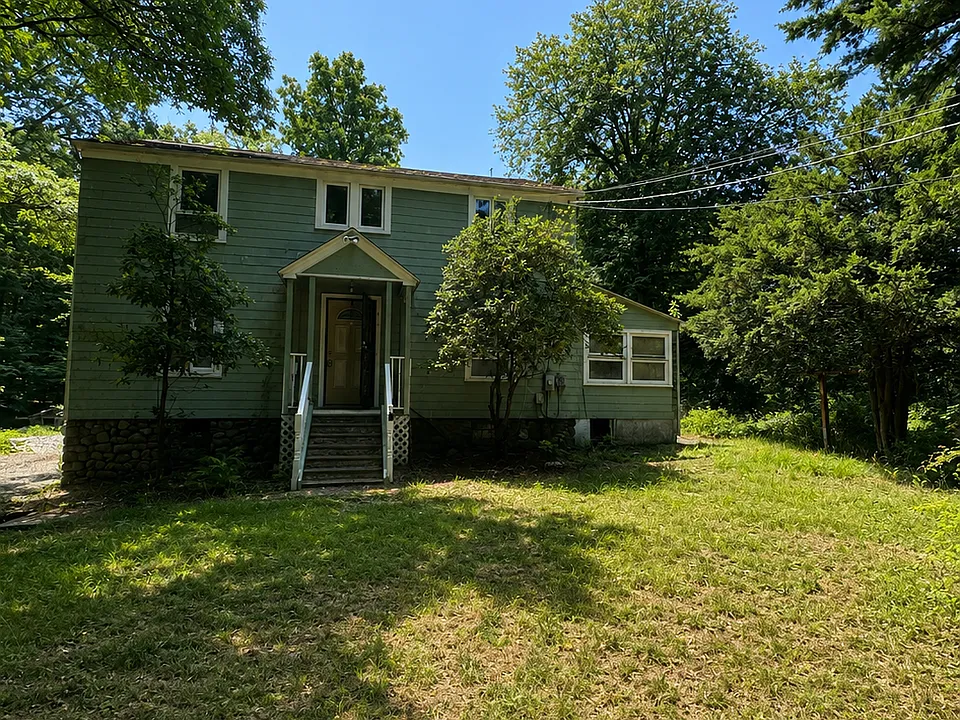 32 Seven Springs Mountain Rd