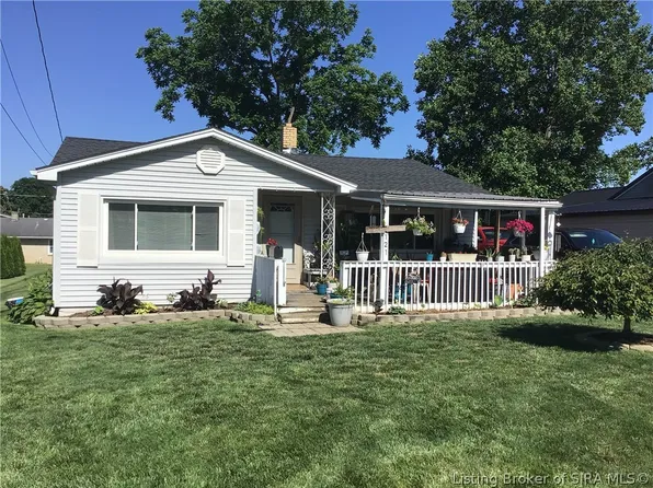 121 N Marshall Avenue, Salem, IN 47167
