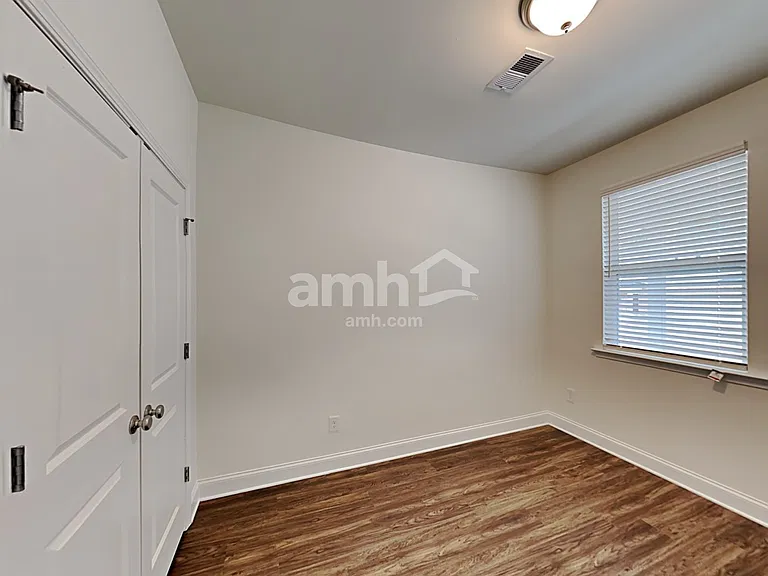 520 Slew Dr — Photo 17