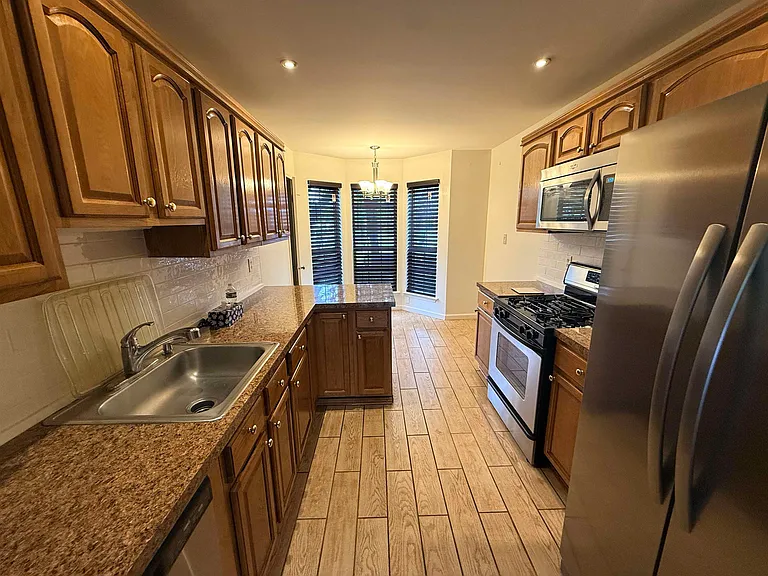 31 Cherry St — Photo 5