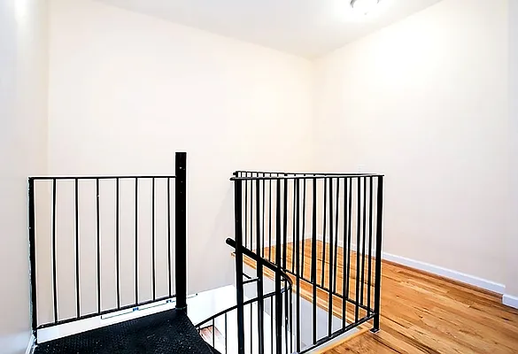 Rented by MNS | media 11