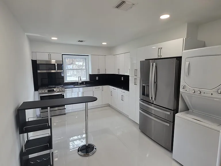 5200 Meadowview Ave #2 — Photo 2
