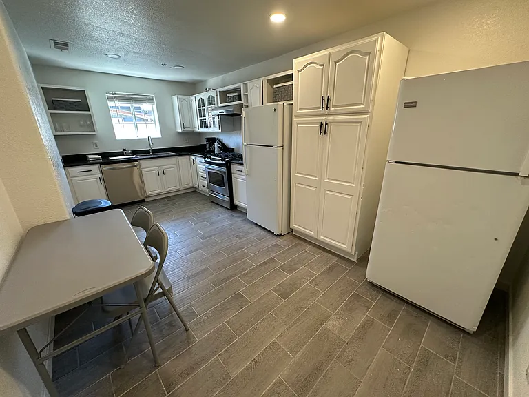 3030 Plaza St #1 — Photo 12