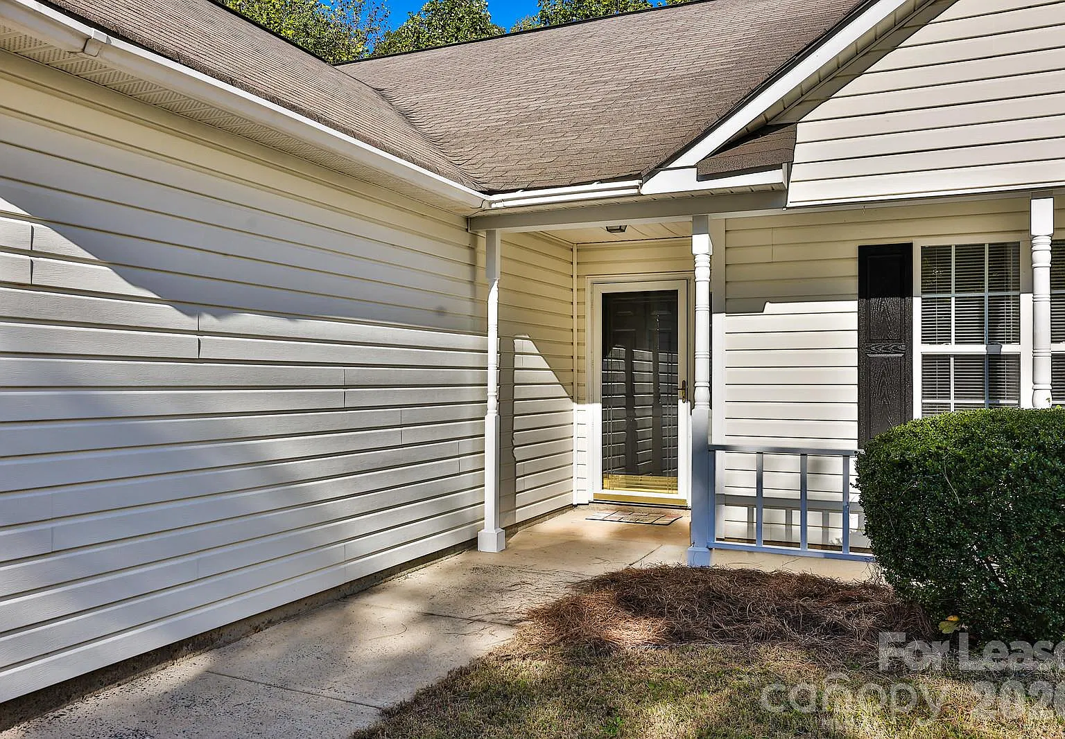 3 bed, 2.0 bath, 1557 sqft, $1,875 — Photo 3