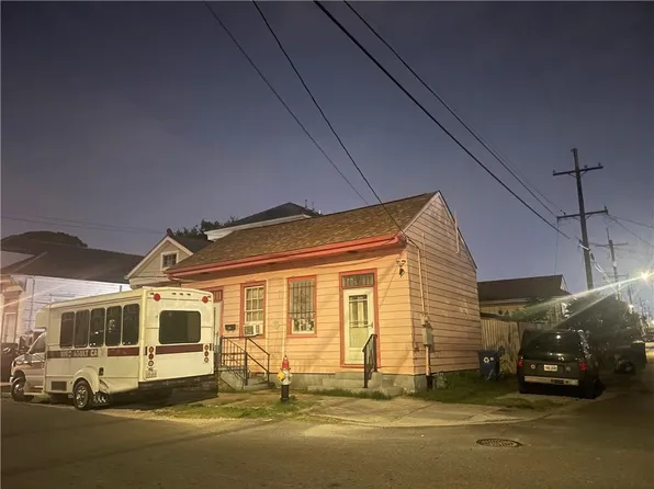 2733 Urquhart St, New Orleans, LA 70117