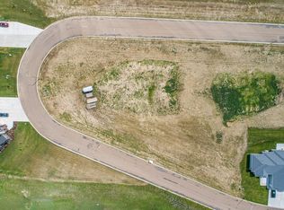 1817 Blackstone Loop E, Beulah, ND 58523