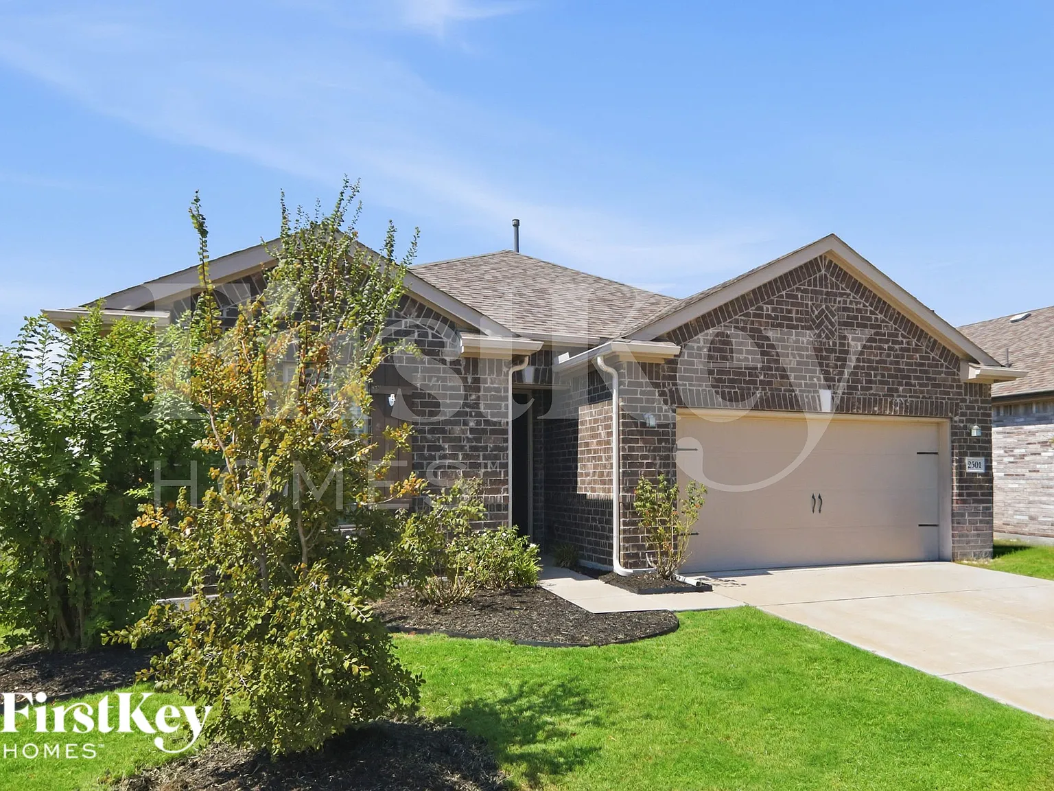 4 bed, 2.0 bath, 2203 sqft, $2,130 — Photo 2