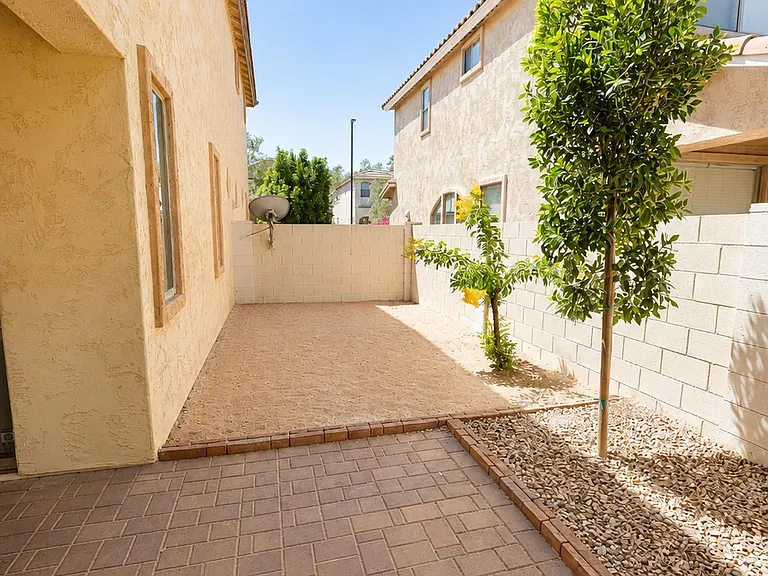 4172 E Santa Fe Ln — Photo 32