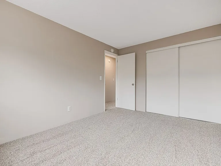 Moreland Place Apartments — Photo 32