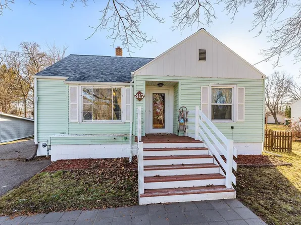 317 West Maple Street, Baraboo, WI 53913