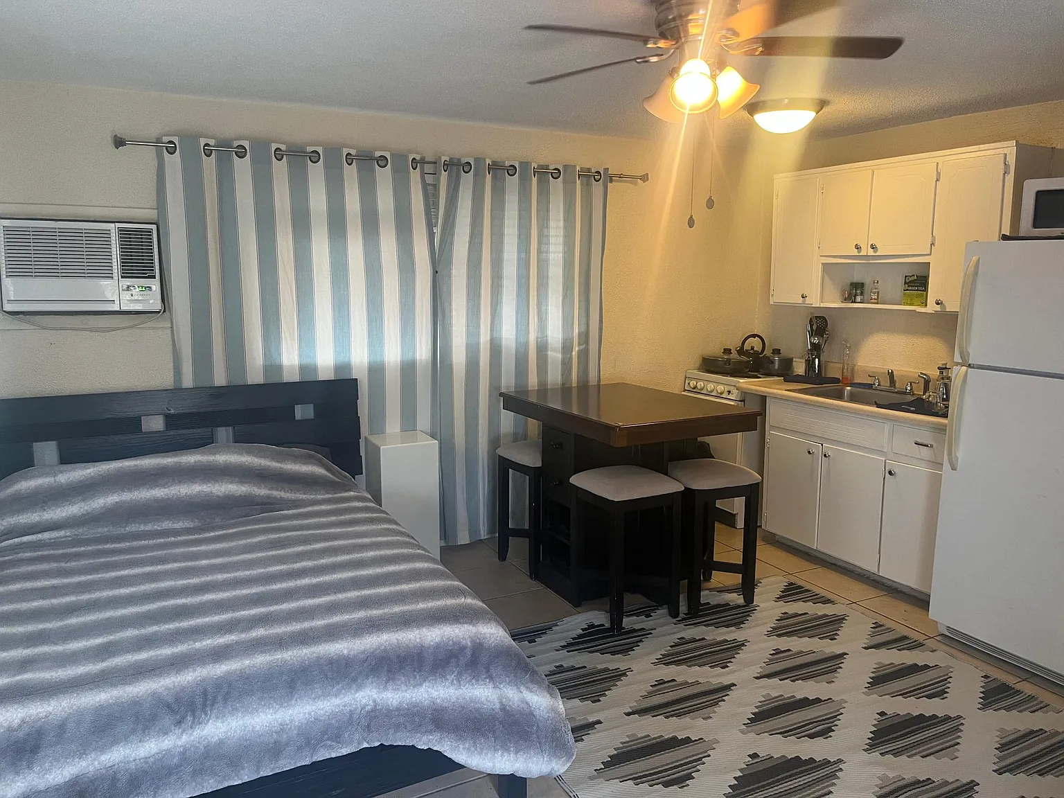 Studio, 500 sqft, $1,450 — Photo 3