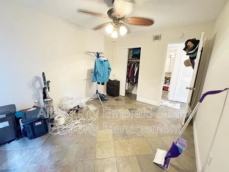105 Country Club Dr — Photo 11