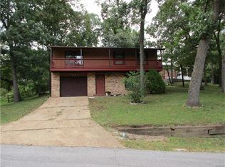 5501 Donna Dr, High Ridge, MO 63049